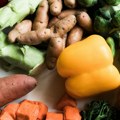 Zdrava ishrana ne mora biti komplikovana – ovo su namirnice koje nutricionisti uvek imaju u frižideru