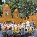 Festival "Zlatá brána" u Kisaču: Mladi u nošnjama, igri i pesmi