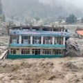 Tragedija u Avganistanu: Bujične poplave odnele desetine života, stotine ljudi nestalo (video)