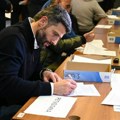 Šapić potpisao: Podržao listu SNS-a, dočekan velikim aplauzom (Foto/video)