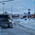 Na pešteru 30 centimetara snega: U Sjenici sela i dalje zavejana, još uvek nema struje