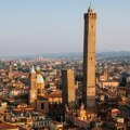 Italija: Krivi toranj u Bolonji zatvoren iz straha od rušenja