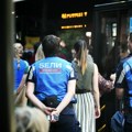 Haos u gradskom autobusu u Beogradu: Komunalna milicija hapsi ženu, zaustavili saobraćaj VIDEO