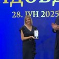 Izgubila je oca dok je bila u majčinom stomaku, imala teško detinjstvo, bila je odličan učenik a danas na Vidovdan ponela…