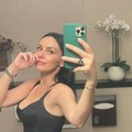 Sloboda Mićalović pokazala atribute u uskoj haljini: Glumica istakla obline, stavila ruku na bok, a onda poručila ovo (foto)