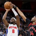Košarkaši Detroita pobedili Toronto, LA Lejkersi savladali Klivlend