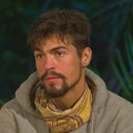 Prvi put u Survivor-u: Voditelj ova dva takmičara izbacio sa plemenskog saveta i proglasio ih izbačenima (VIDEO)