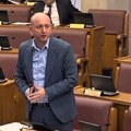 "Sa Lovćena vila kliče - dobrodošao Martin Riče!" Urnebesan snimak iz crnogorskog parlamenta, Knežević izrecitovao pesmu…