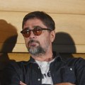 Uživanje uz piće na plaži: Vojin Ćetković sa ovim kolegom odmara na Adi Bojani FOTO