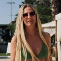 Naša pevačica (47) jede šta poželi, a izgleda kao avion. Sada se skinula u kupaći, a muškarci komentarišu samo jedno.