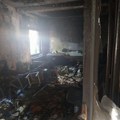 Iz potkrovlja izvučena ženska osoba: Detalji požara u Beogradu: 4 vozila i 15 vatrogasaca gase vatru, hitna pomoć odvezla i…