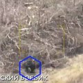 Ruski dron upada u ukrajinske rovove: Pogledajte kako to izgleda u akciji (VIDEO)