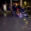 Potonuo splav na Novom Beogradu – evakuisano 114 mladih, mnogi u panici skakali u vodu