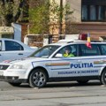 Učiteljica zvala policiju: Tinejdžer pušio na času, zatim se popeo na orman, a sve eskaliralo kada se umešala direktorka