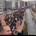 Uzeli na stotine miliona od države, a direktor Filipović lično bi da ruši vlast na protestima! (foto)