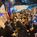 Studentski marš ka Kragujevcu: Grupa iz Niša stigla u Aleksinac, a iz Beograda u Sopot; Protestna šetnja vaspitača u Novom…