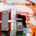Gore stari vagoni na Železničkoj stanici Nekoliko vatrogasnih ekipa se bori sa vatrenom stihijom