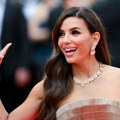 "Može ona to mnogo bolje": Eva Longorija prekršila pravila Kanskog festivala u najdosadnijoj haljini ikada
