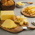 Dijetetičari ukazali na vrstu sira koja može da šteti arterijama