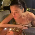 Brod, vatromet, šampanjac... Milica Pavlović u Švajcarskoj proslavila rođendan, šok iznenađenje je dočekalo i u restoranu…