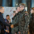 Туск подржао војнике који су ракетом погодили стамбену зграду