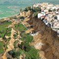 Клизиште од 350 милиона кубика земље прети да прогута историјски град