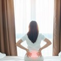 Zašto je bol u donjem delu leđa gori ujutru: Stručnjak otkriva male promene za spas kičme