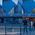 Jeziv snimak! Raspada se Autobuska stanica u Zagrebu, ogromno staklo palo među putnike!