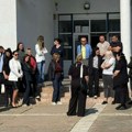 Mirni protesti zbog hapšenja sedmoro direktora održani i danas u Gračanici i okolnim mestima
