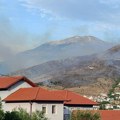 Na deponiji Uborak kod Mostara lokalizovan požar, dim se i dalje oseća