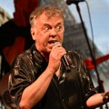 Марадона је љубио руке Нелету, а Карајлић је открио шта се десило када им је Кантона једном ушао у бекстејџ
