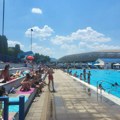 Diplome za nove plivače pred kraj sezone na gradskom kupalištu u Loznici (foto)