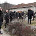 Delegacija FK Partizan položila vence na grob Vladice Kovačevića (VIDEO)