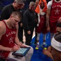 "Luka, ti marš na klupu!" Jokić držao govor na tajm-autu, saigrači umirali od smeha! (video)