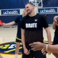 Pomešana osećanja! Nikola Jokić u posebnoj majici proslavio rođendan (video)