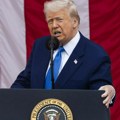 Donald Tramp o carinskoj politici: Amerika želi da pravi tenkove i brodove, a ne patike i majice