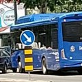Sudar u centru grada, tramvaji ne voze: Na šinama se sudarili automobil i gradski autobus