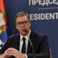 Vučić uživo predstavlja nove ekonomske mere, crta na tabli i opominje novinare: I dalje vam je smešno?