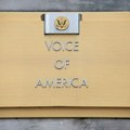 Američki sud privremeno zaustavio otpuštanje 500 novinara Glasa Amerike
