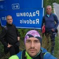 Iza njih je više od 480 kilometara, a cilj se već nazire! Tri pripadnika MUP-a velikog srca napreduju na humanitarnom putu do…