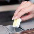 Jeftino i bez hemije: Evo kako da napravite domaći deterdžent za mašinu za sudove