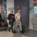 Kakva neprijatnost! Naš pevač sedeo sa suprugom u restoranu kada im je prišla nepoznata žena: Njen zahtev šokirao pevača