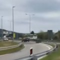 Dokle više? Još jedna vožnja u kontrasmeru na auto-putu! Vozač ignorisao dva saobraćajna znaka upozorenja kod Vrčina pa zalutao…