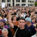 (Foto) "Teroristički napad islamista": Hiljade ljudi odalo počast žrtvi i povređenima na Paradi ponosa u Berlinu