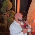 Rijaliti učesnik zaprosio dečka, Marina Visković im pevala na veridbi, puno joj srce! Spektakularan vatromet, pa žurka za…