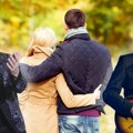 Top 5 pesama kad u gradu sretneš staru ljubav: Jedan pogled u prolazu i sve uspomene se vraćaju