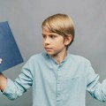 Zašto tinejdžeri sve manje čitaju - učiteljica kaže da problem počinje mnogo ranije