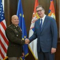 Vučić sa Harisom o unapređenju bilateralnih odnosa i vojne saradnje