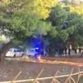 Ubice ispalile 25 metaka, rafali na sve strane! Opsadno stanje u Atini, vozača izrešetali dok je pokušavao da pobegne u auto…