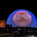 Grupa U2 prva održala koncerte u spektakularnoj dvorani „Sfera“ sačinjenoj od LED ekrana i vrednoj preko dve milijarde…